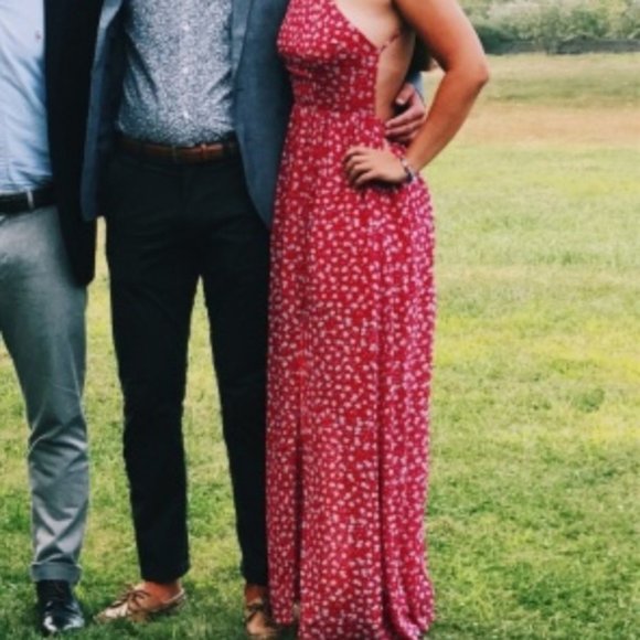 Tobi Dresses & Skirts - Red flower maxi dress